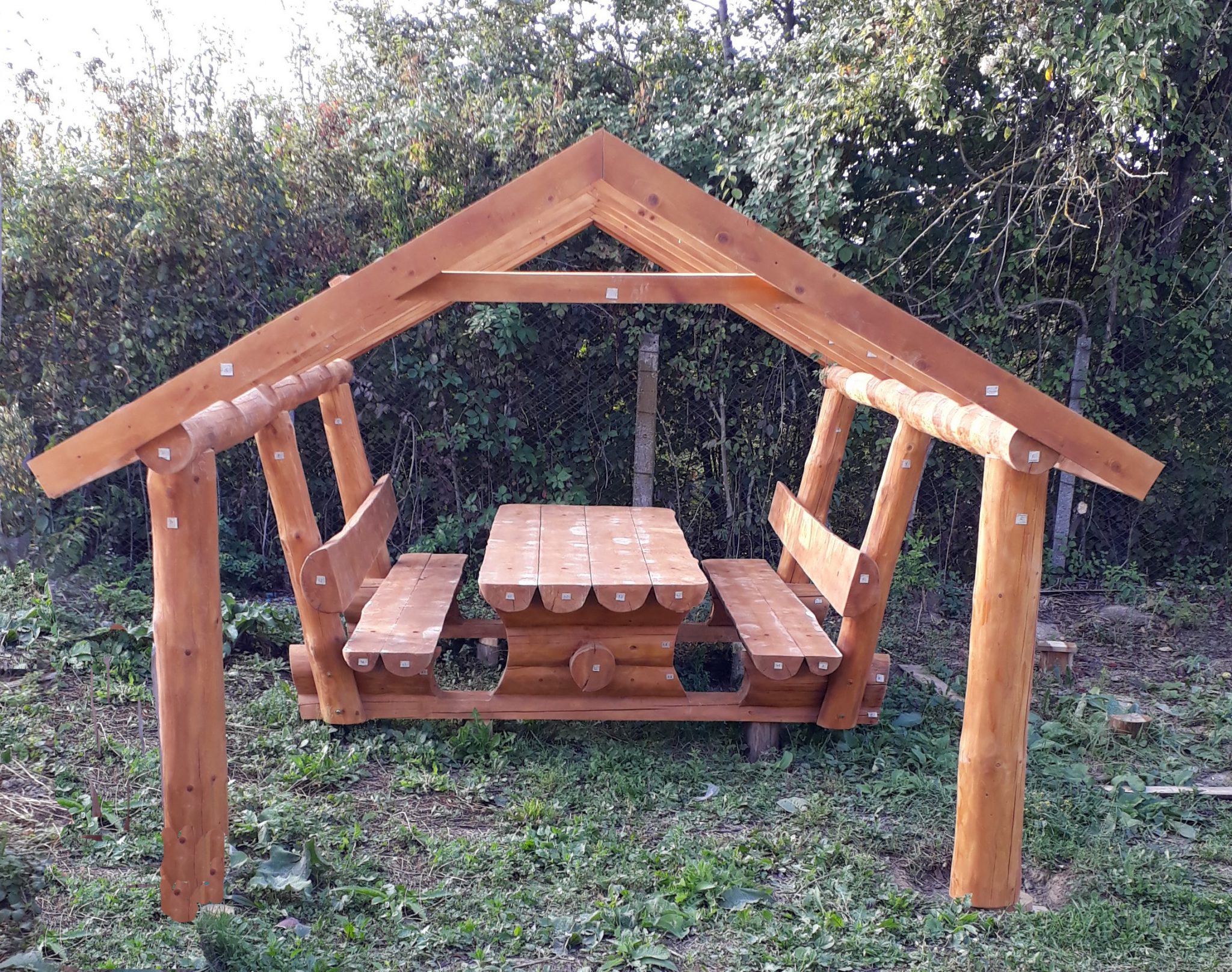 Sitzgruppen mit Dach Blockstammholz